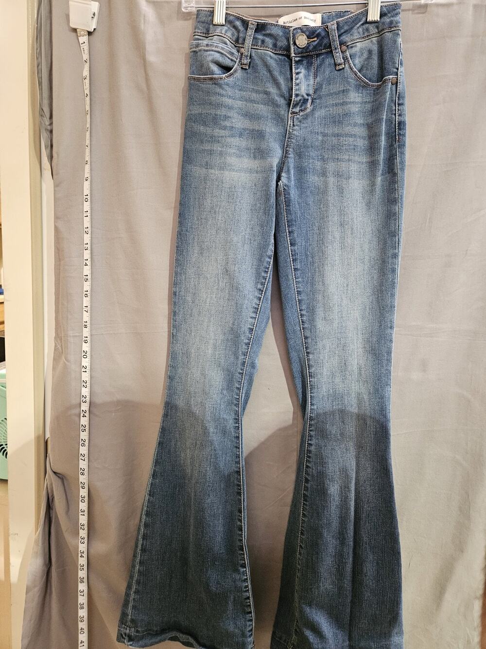 WOMEN'S ARTICLES OF SOCIETY FAITH FLAIR JEANS SIZE 24 TG2430